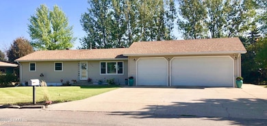 1806 Lincoln Ave NE, Devils Lake, ND 58301 - photo 2