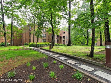 11212 Chestnut Grove Square unit 9, Reston, VA 20190 - photo 2