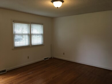 332 Lee St, Winterville, NC 28590 - photo 4