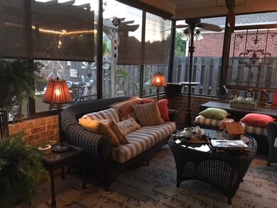 Big Screened Porch on back