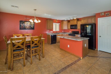 Kitchen/ dining area