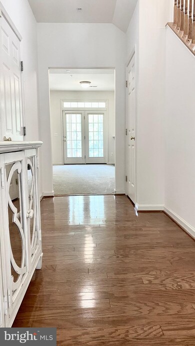 9132 Silvershadow Ct, Lorton, VA 22079 - photo 5