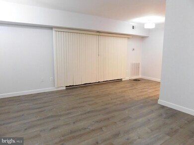 11601 Stoneview Square unit 11C, Reston, VA 20191 - photo 4