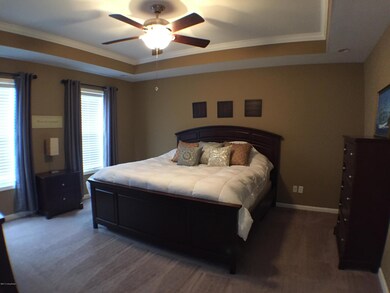 6200 Saskatchewan Dr, Louisville, KY 40228 - photo 5