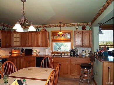 5117 Willow St, Whitehall, PA 18052 - photo 4