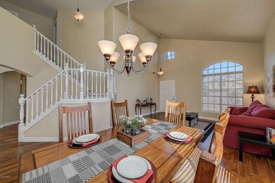 105-FrontRoom_3