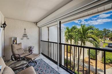 16401 Kelly Woods Dr unit 144, Fort Myers, FL 33908 - photo 6