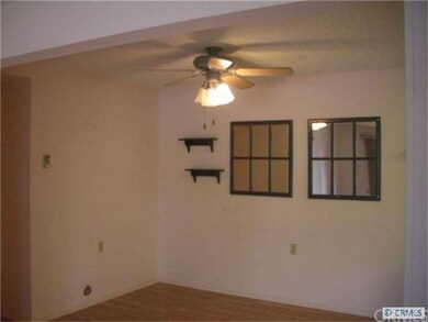 Dining Room With Ceiling Fan & Light