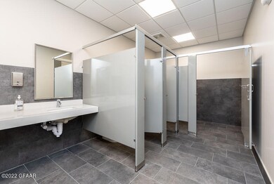 4399 N Columbia Rd, Grand Forks, ND 58203 - photo 7