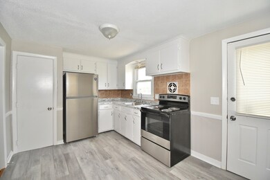 64-66 E Bay Path Terrace, Springfield, MA 01109 - photo 5