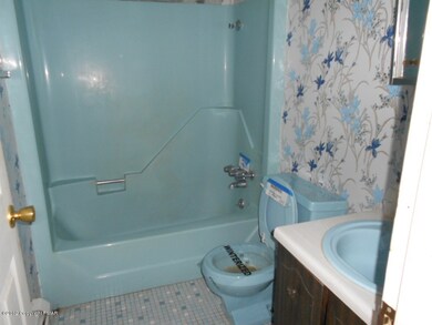 102 Lansdale Dr, East Stroudsburg, PA 18301 - photo 5