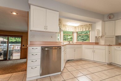 10859 Crestwood Dr, Willoughby, OH 44094 - photo 5