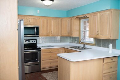 508 E 17th St N, Newton, IA 50208 - photo 5