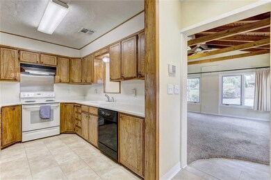 813 W Comanche, Norman    Kitchen