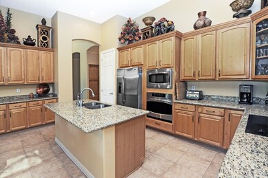 Kitchen wit sink in Island