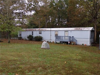 2285 Forest Hills Dr, Asheboro, NC 27205 - photo 2