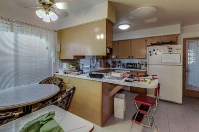 Eat in kitchen area