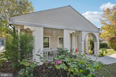 8911 Josephs Coat Ct, Jessup, MD 20794 - photo 3