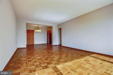 The Potomac Plaza Co-op unit 527, Washington, DC 20037 - photo 5