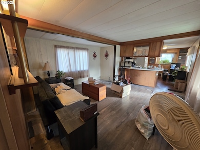 Living Room/Dining Room