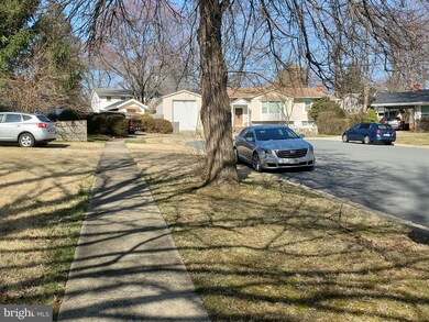 13202 Turkey Branch Pkwy, Rockville, MD 20853 - photo 3