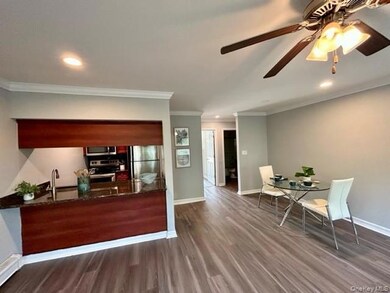 184 Hallock Rd unit 3A2, Lake Grove, NY 11755 - photo 2