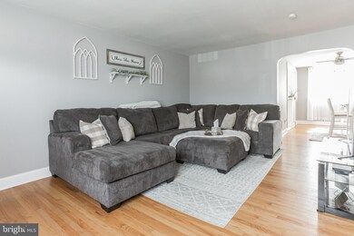 727 Surrey Ln, Glenolden, PA 19036 - photo 5