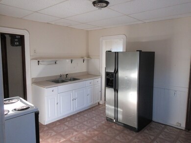 102 Kenyon St unit 104, Springfield, MA 01109 - photo 3