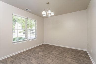 1209 Maury Ln, Greensboro, NC 27401 - photo 6