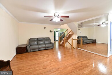 10611 Alison Dr, Burke, VA 22015 - photo 4