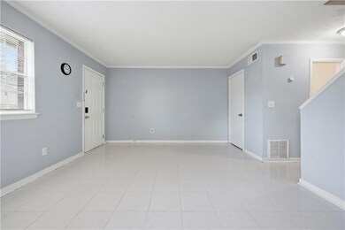 936 Six Oaks Cir unit B, Norcross, GA 30093 - photo 4