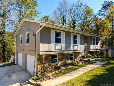 10 Holly Hill Ct, Asheville, NC 28806 - photo 2