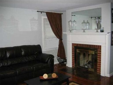 190 Lexington St, Springfield, MA 01104 - photo 4