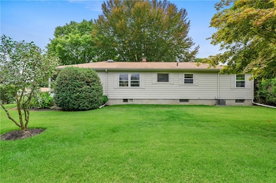 34 Randall St, Greenville, RI 02828 - photo 6