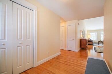 21 Sand Point Ln Cumberland - 6