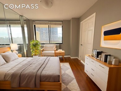 The Bay Club unit 8-V, Bayside, NY 11360 - photo 3