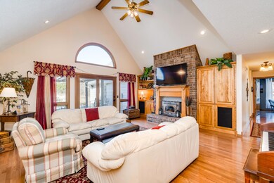475 E River Bluff Dr-4