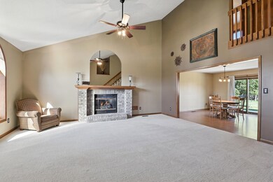 9124 Yellow Tree Ct, Fort Wayne, IN 46804 - photo 5