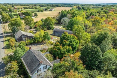 1117 Main Rd, Riverhead, NY 11901 - photo 6