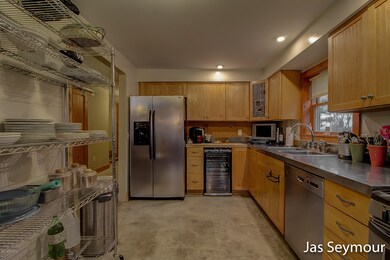 2288 Dean Lake Ave NE, Grand Rapids, MI 49505 - photo 5