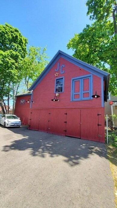 51 Hollywood St, Worcester, MA 01610 - photo 6