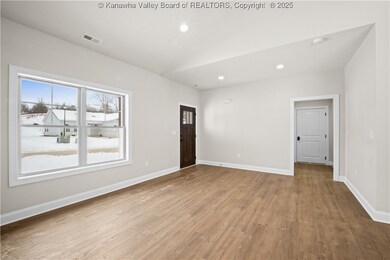 183 Lenore Cir, Fraziers Bottom, WV 25082 - photo 4