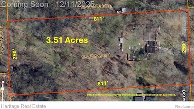 251 Doremus Ave, Waterford, MI 48328 - photo 2