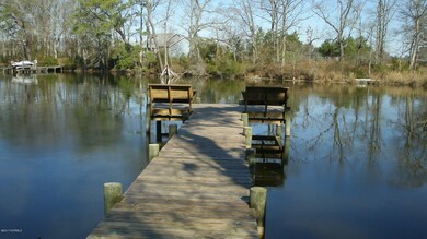 002 Teach's Point - Community Pier