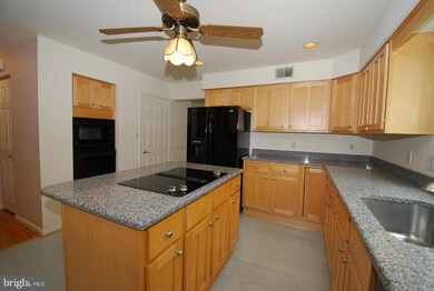 9812 Log House Ct, Gaithersburg, MD 20882 - photo 3