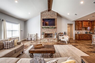 2008 Lyla Ct, Springtown, TX 76082 - photo 6