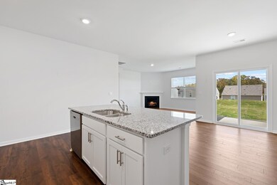 5565 Wellsley Dr, Boiling Springs, SC 29316 - photo 5