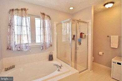 9635 Hurstborne Rd, Columbia, MD 21046 - photo 2