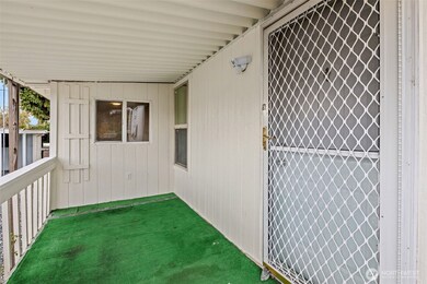 10302 Lakeview Ave SW unit 42, Lakewood, WA 98499 - photo 3