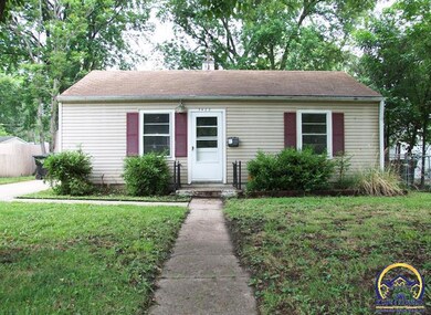 3422 SW 12th St, Topeka, KS 66604 - photo 2